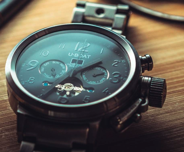 verre saphir pour montre de luxe