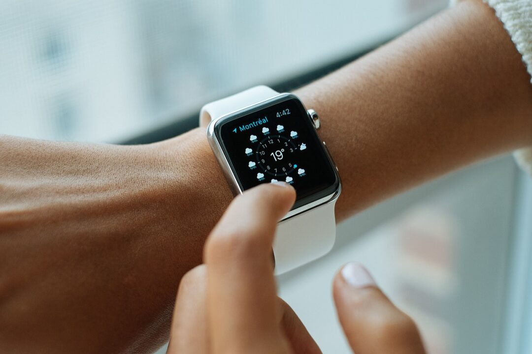 Montre connectée vs montre classique